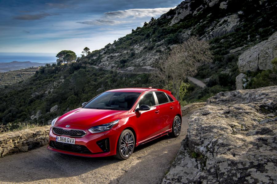  Kia Ceed GT 2019 года  (UK) (фото 14 из 43)